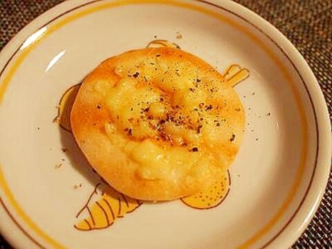 簡単おつまみ　‘チーズ煎餅’